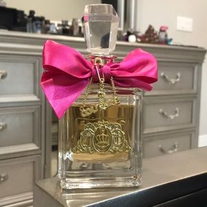 VIVA LA JUICY by juicy couture